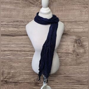 🔷️ Elegant Navy Blue Scarf (NWOT)